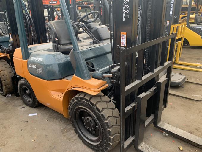 Original Color Second Hand Forklifts , Used Toyota 3 Ton Forklift 5m Mast